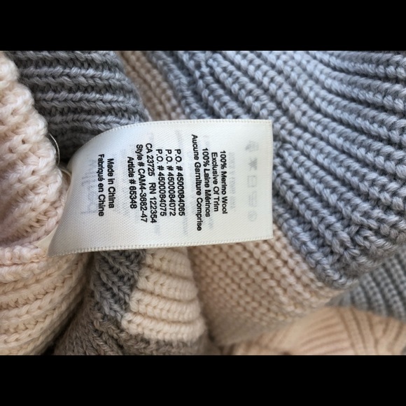 Aritzia block color sweater - Picture 6 of 6